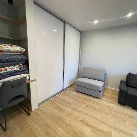 リガModern 1Br Haven Near Two Parksアパートメント エクステリア 写真