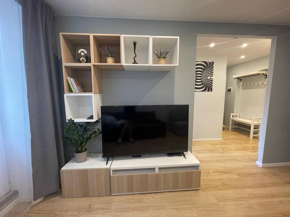 リガModern 1Br Haven Near Two Parksアパートメント エクステリア 写真