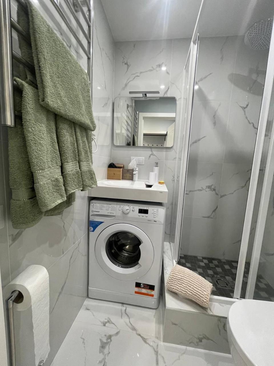 リガModern 1Br Haven Near Two Parksアパートメント エクステリア 写真
